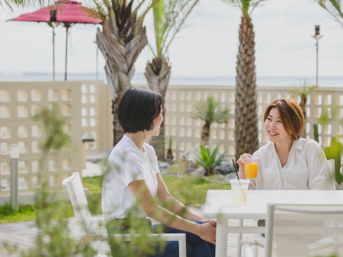 Hideout Okinawa Урума Экстерьер фото