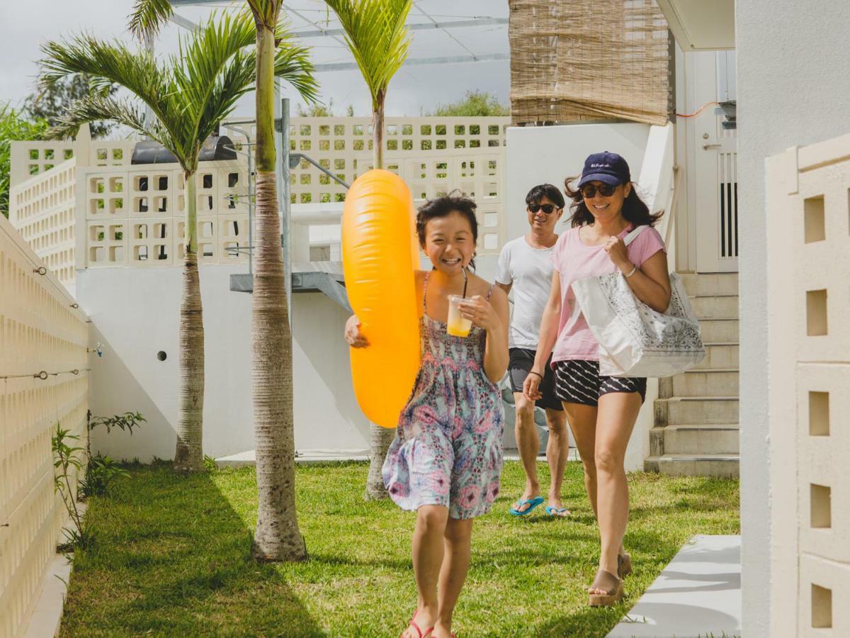 Hideout Okinawa Урума Экстерьер фото