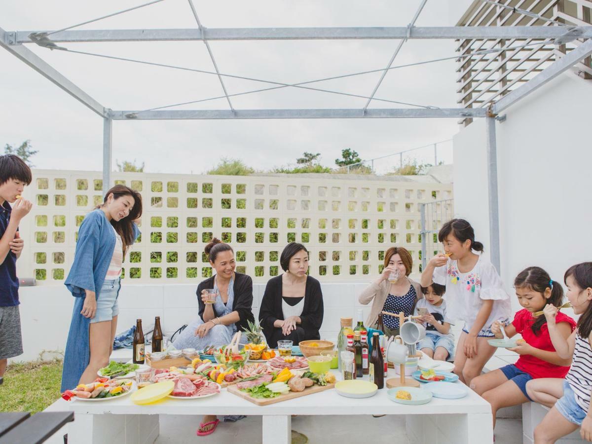 Hideout Okinawa Урума Экстерьер фото